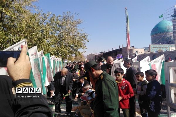 حماسه حضور پرشور مردم کاشمر در راهپیمایی یوم الله ۱۳ آبان