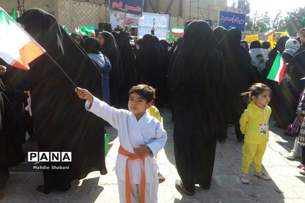 حماسه حضور پرشور مردم کاشمر در راهپیمایی یوم الله ۱۳ آبان