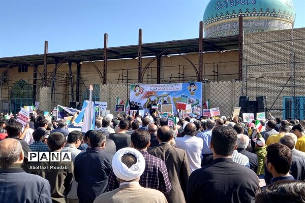 حماسه حضور پرشور مردم کاشمر در راهپیمایی یوم الله ۱۳ آبان