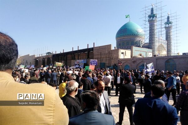 حماسه حضور پرشور مردم کاشمر در راهپیمایی یوم الله ۱۳ آبان