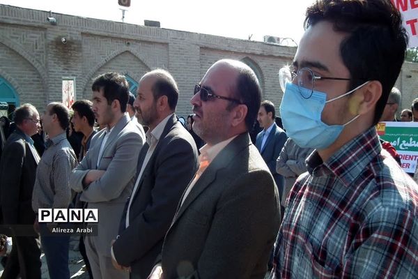 حماسه حضور پرشور مردم کاشمر در راهپیمایی یوم الله ۱۳ آبان