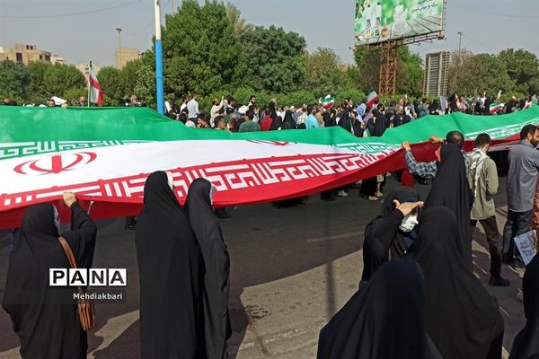 اهوازی‌ها در راهپیمایی ۱۳ آبان حماسه آفریدند