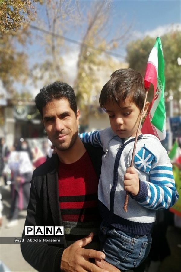 راهپیمایی یوم‌الله 13 آبان در شهرستان پاسارگاد