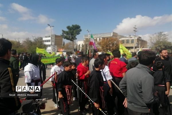 راهپیمایی یوم‌الله 13 آبان در شهرستان پاسارگاد