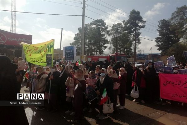 راهپیمایی یوم‌الله 13 آبان در شهرستان پاسارگاد