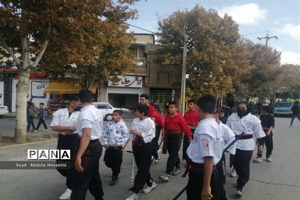 راهپیمایی یوم‌الله 13 آبان در شهرستان پاسارگاد
