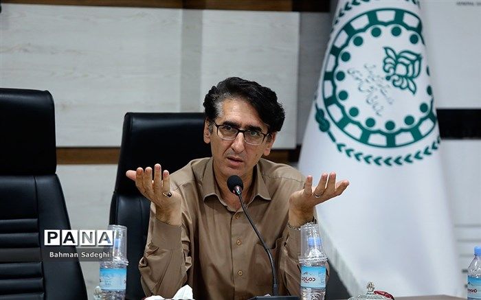 نسل جدید دانش‌آموزان ایرانی همچنان در برابر استکبار ایستاده‌اند