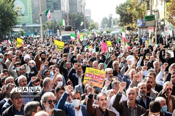 برگزاری راهپیمایی یوم الله ۱۳ آبان در شهرستان ساوجبلاغ