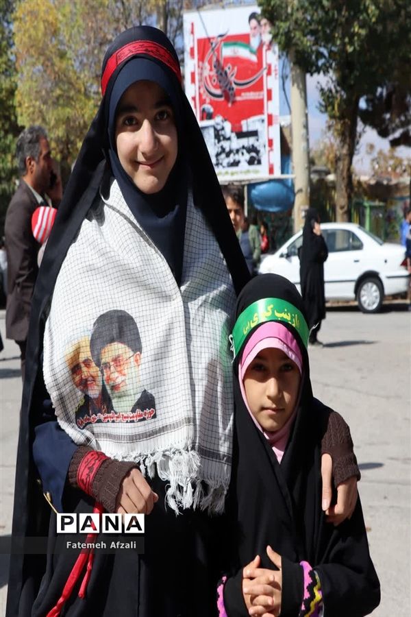 حضور پرشور دانش‌آموزان شهرستان اقلید در راهپیمایی روز عزت آفرینی