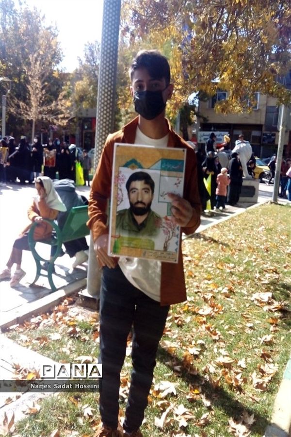 حضور پرشور دانش‌آموزان شهرستان اقلید در راهپیمایی روز عزت آفرینی