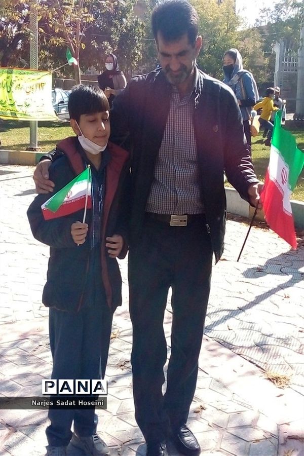 حضور پرشور دانش‌آموزان شهرستان اقلید در راهپیمایی روز عزت آفرینی