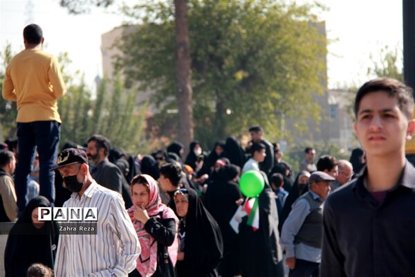 راهپیمایی ۱۳ آبان در شهرستان ورامین