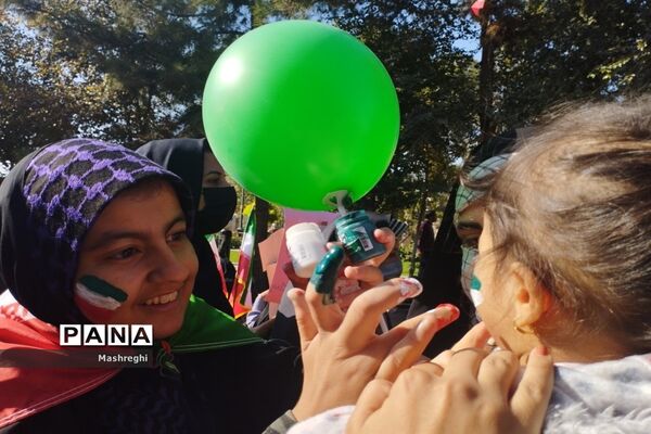 حضور پرشور دانش‌آموزان کاشانی در راهپیمایی 13 آبان
