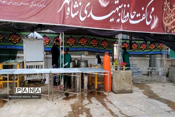 برپایی موکب‌ شهدای دانش‌آموز در حاشیه راهپیمایی یوم الله ۱۳ آبان در شیراز