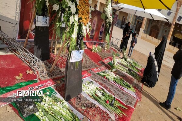 برپایی موکب‌ شهدای دانش‌آموز در حاشیه راهپیمایی یوم الله ۱۳ آبان در شیراز