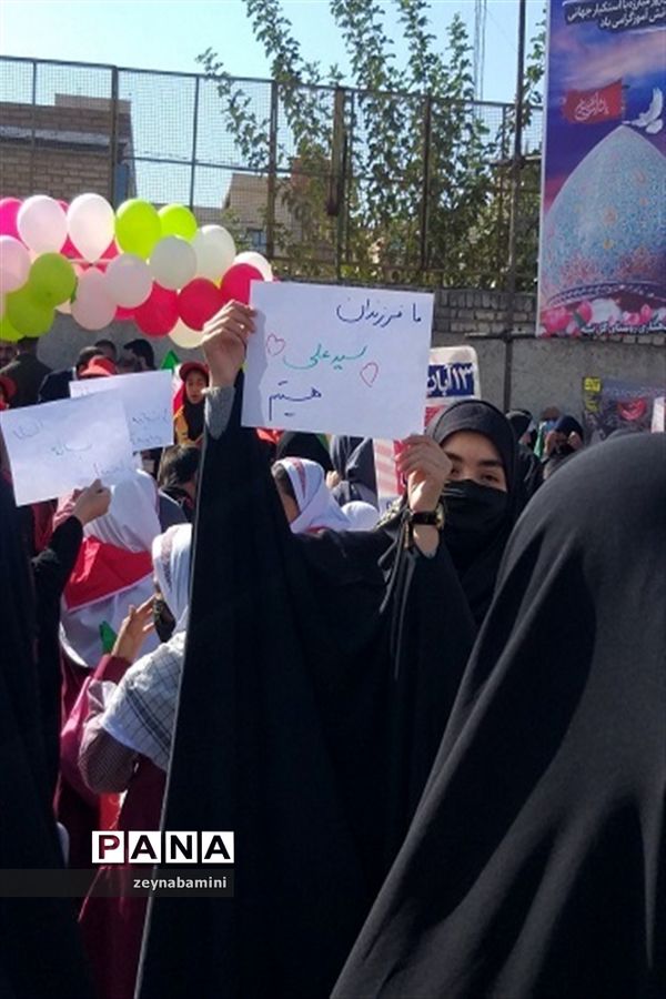 حماسه دانش‌آموزان ولایی بخش قلعه نو در روز دانش‌آموز