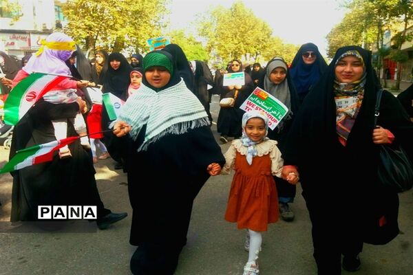 راهپیمایی ۱۳ آبان در قائمشهر