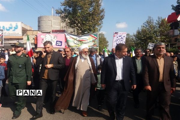 راهپیمایی ۱۳ آبان در قائمشهر