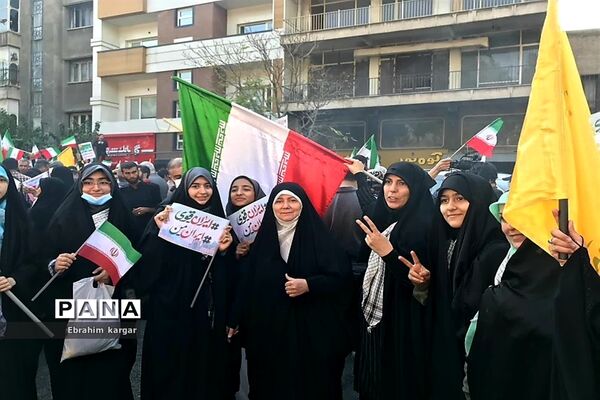 ۱۳ آبان‌ حماسه ایستادگی، مقاومت و استکبارستیزی
