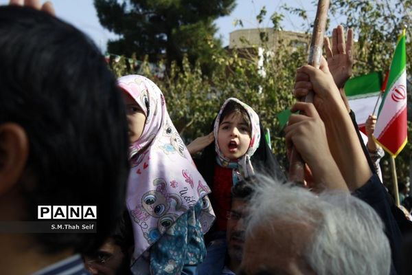 مراسم راهپیمایی 13 آبان در قم - 3