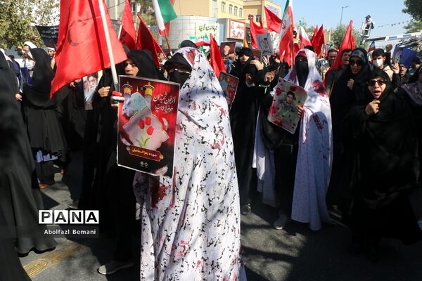مراسم راهپیمایی 13 آبان در قم -2