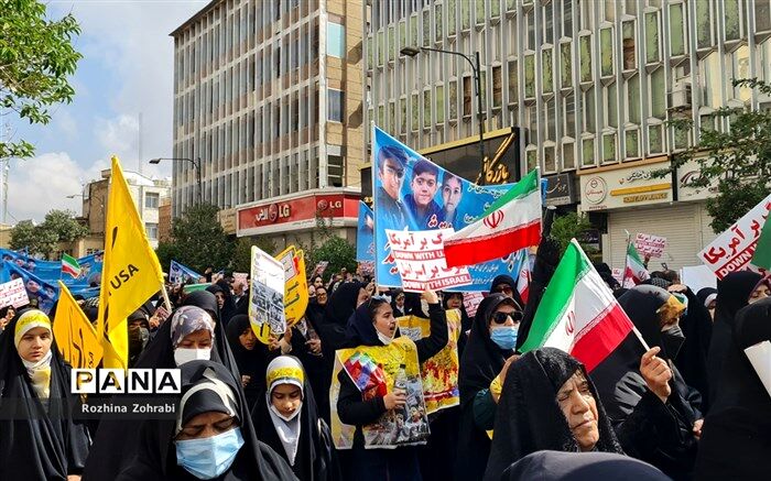 راهپیمایی باشکوه ۱۳ آبان در آباده