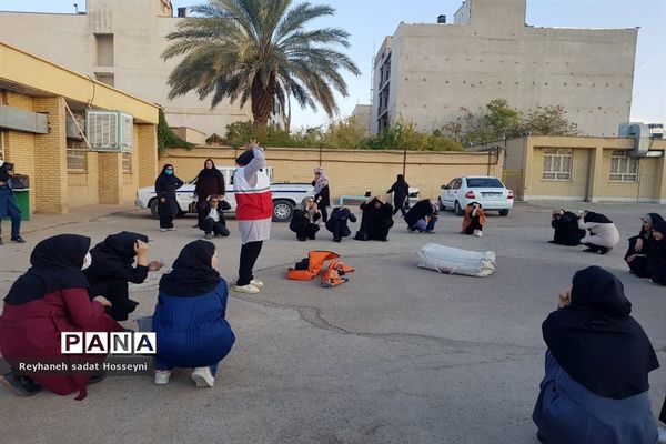 ‌کارگاه آموزشی امداد و کمک‌های اولیه ویژه مربیان پیشتاز سازمان دانش‌آموزی ناحیه ۳