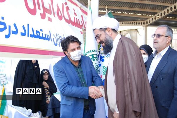 برپایی غرفه‌ ایران قوی با نخبه‌های ایرانی در مراسم 13 آبان