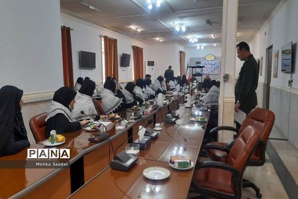 دیدار فرمانده واحدهای بسیج دانش‌آموزی استان بوشهر با فرمانده سپاه امام صادق (ع)