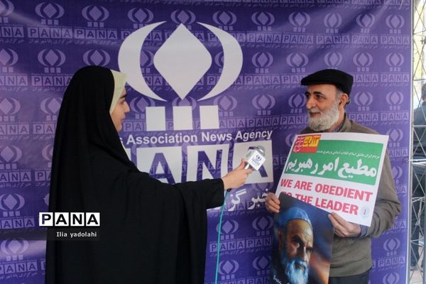 حضور پر‌شور دانش‌آموزان منطقه ۱۰ تهران در راهپیمایی ۱۳ آبان