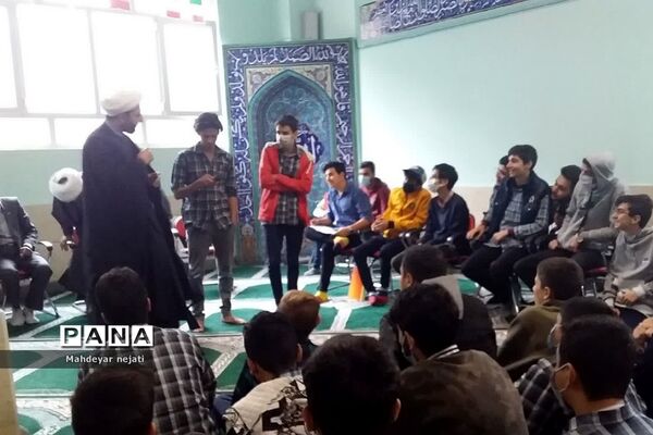 برگزاری جلسات  بصیرتی ویژه نوجوانان در دبیرستان ابن‌سینا رودهن