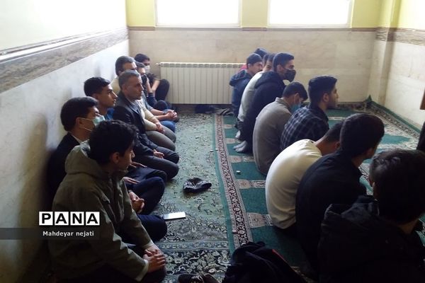 برگزاری جلسات  بصیرتی ویژه نوجوانان در دبیرستان ابن‌سینا رودهن