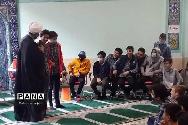 برگزاری جلسات  بصیرتی ویژه نوجوانان در دبیرستان ابن‌سینا رودهن