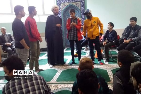 برگزاری جلسات  بصیرتی ویژه نوجوانان در دبیرستان ابن‌سینا رودهن
