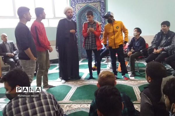 برگزاری جلسات  بصیرتی ویژه نوجوانان در دبیرستان ابن‌سینا رودهن