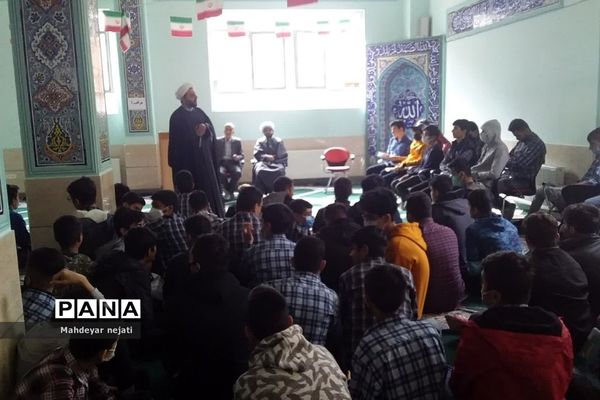 برگزاری جلسات  بصیرتی ویژه نوجوانان در دبیرستان ابن‌سینا رودهن