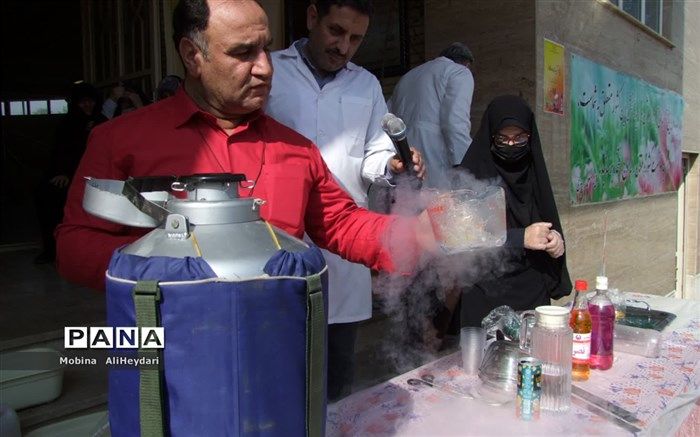 انجام آزمایشات علمی در آموزشگاه نمونه دولتی آیت‌الله بهاءالدینی