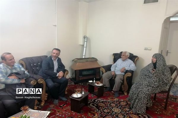 دیدار مدیر آموزش و پرورش اسلامشهر با خانواده معظم شهدا