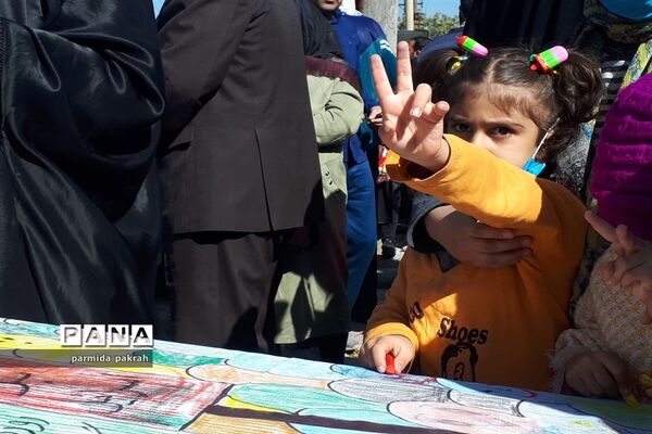 نقاشی گروهی دانش‌آموز خبرنگاران کرمانشاه در 13 آبان