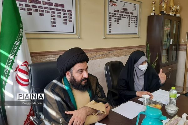 برگزاری جلسات کیفیت‌بخشی تربیتی مدیران مدارس در رودهن