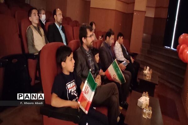 تقدیر از برگزیدگان جشنواره ایران قوی و قداست پرچم