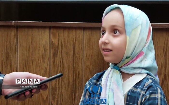 استقبال‌ دانش‌آموزان نائینی از انیمیشن پسر دلفینی