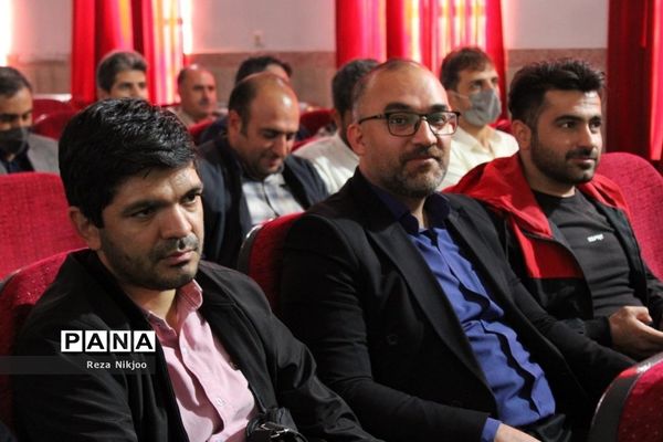 نشست تخصصی معاونان پرورشی مدارس ناحیه یک بهارستان