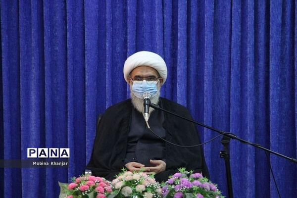دیدار جمعی از مسئولان واحدهای مقاومت بسیج دانش‌آموزی با نماینده ولی فقیه و امام جمعه بوشهر