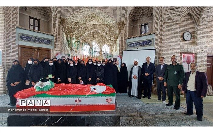 طرح لاله‌های روشن در نائین برگزار شد