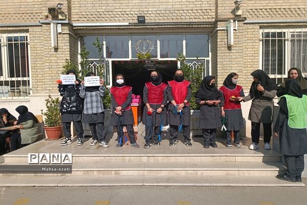 اجرای مسابقات ورزشی در هنرستان سمیه به‌ مناسبت گرامیداشت روز دانش‌آموز
