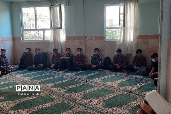 اجرای نشست‌های بصیرتی و‌ هیاتی دانش‌آموزان اتحادیه انجمن‌های اسلامی در منطقه‌ رودهن