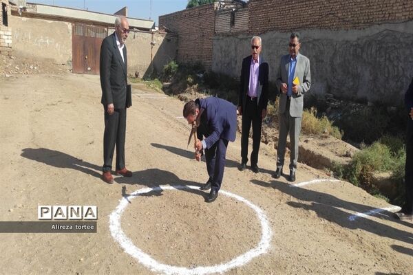 آیین کلنگ‌زنی دبستان سه کلاسه در البوجلال شمالی سوسنگرد