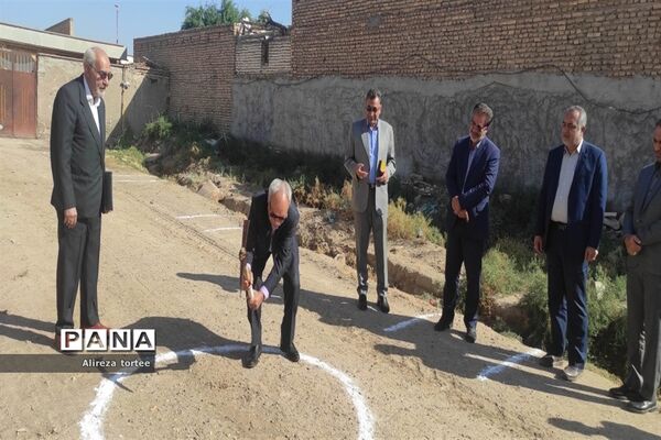 آیین کلنگ‌زنی دبستان سه کلاسه در البوجلال شمالی سوسنگرد