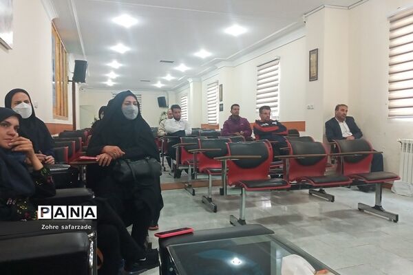 آیین تکریم و معارفه کارشناس تربیت‌بدنی‌ آموزش و‌ پرورش رو دهن